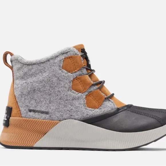 SOREL Out N About Classic Waterproof Rain Boot - Picture 2 of 7